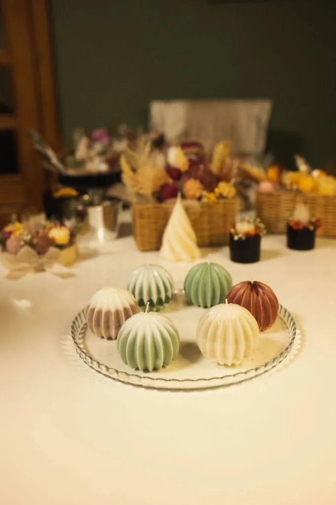 Set od 6 Rebrastih Loptastih Sveća