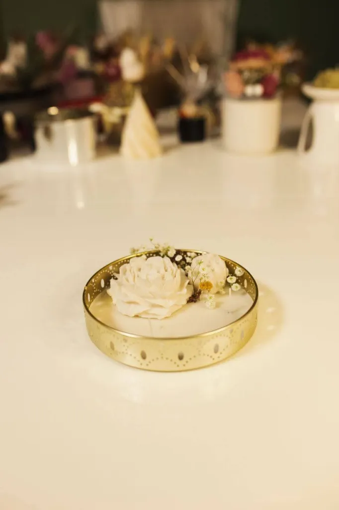 Zlatni Cvetni Prsten (Bela Ruža)